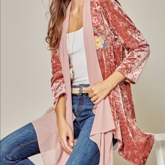 Last one stunning Embroidered cardigan - Picture 7 of 13